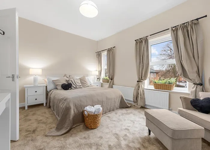 Blissful Breaks Near Old Trafford Stadium